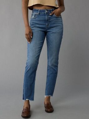 NWT American Eagle Super High-Rise Strigid Mom Jeans in size 12 Short